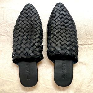 St. Agni Womens Caio Leather Mules - Black